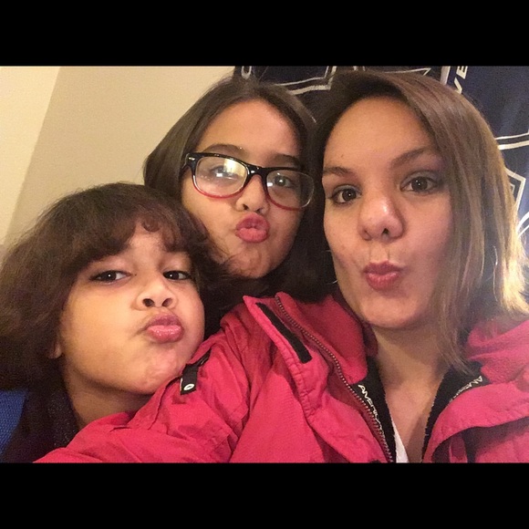 Meet your Posher, Julia - Picture 3 of 4